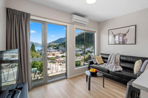 Central Location - 2 Bedroom Aptmt with Lake View